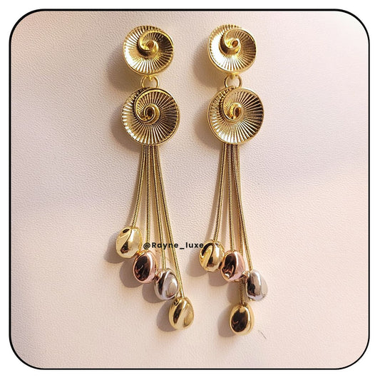 Golden Spiral Dangle Earrings – Elegant Chic Statement Jewelry