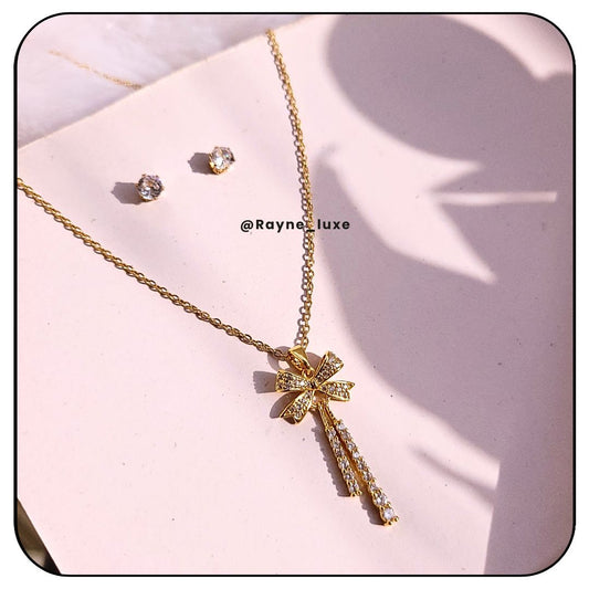 Golden crystal-studded bow pendant Necklace Set